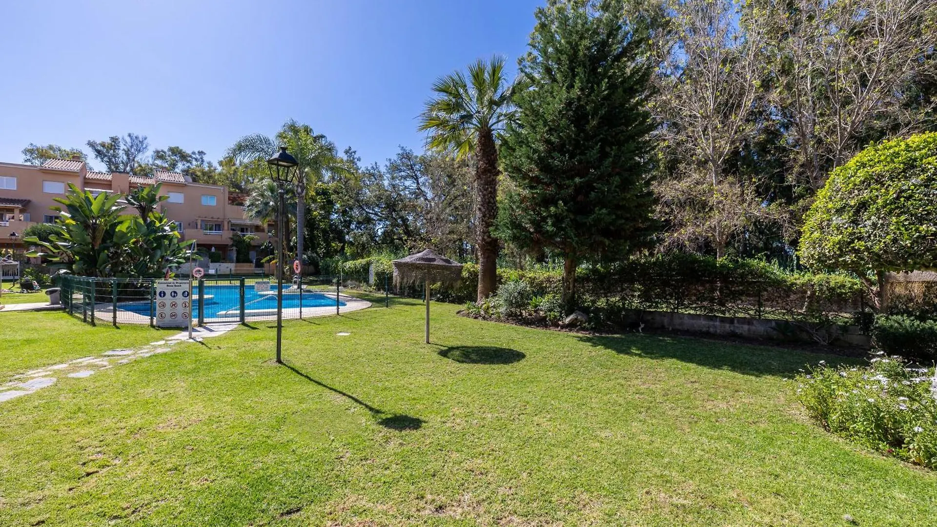 Dunas Beach Garden, Marbella 3 Beds, 100 Mts From The Sea 0*,  İspanya