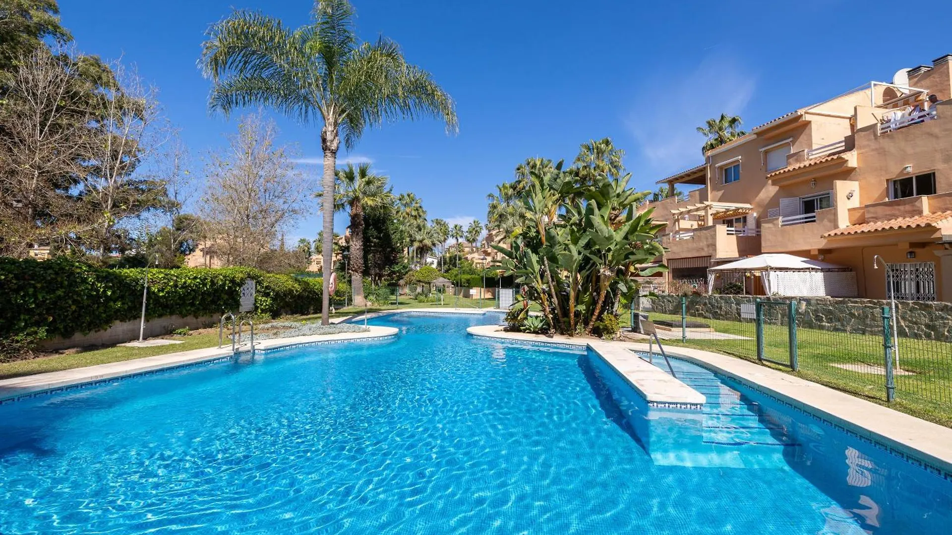 Daire Dunas Beach Garden, Marbella 3 Beds, 100 Mts From The Sea İspanya