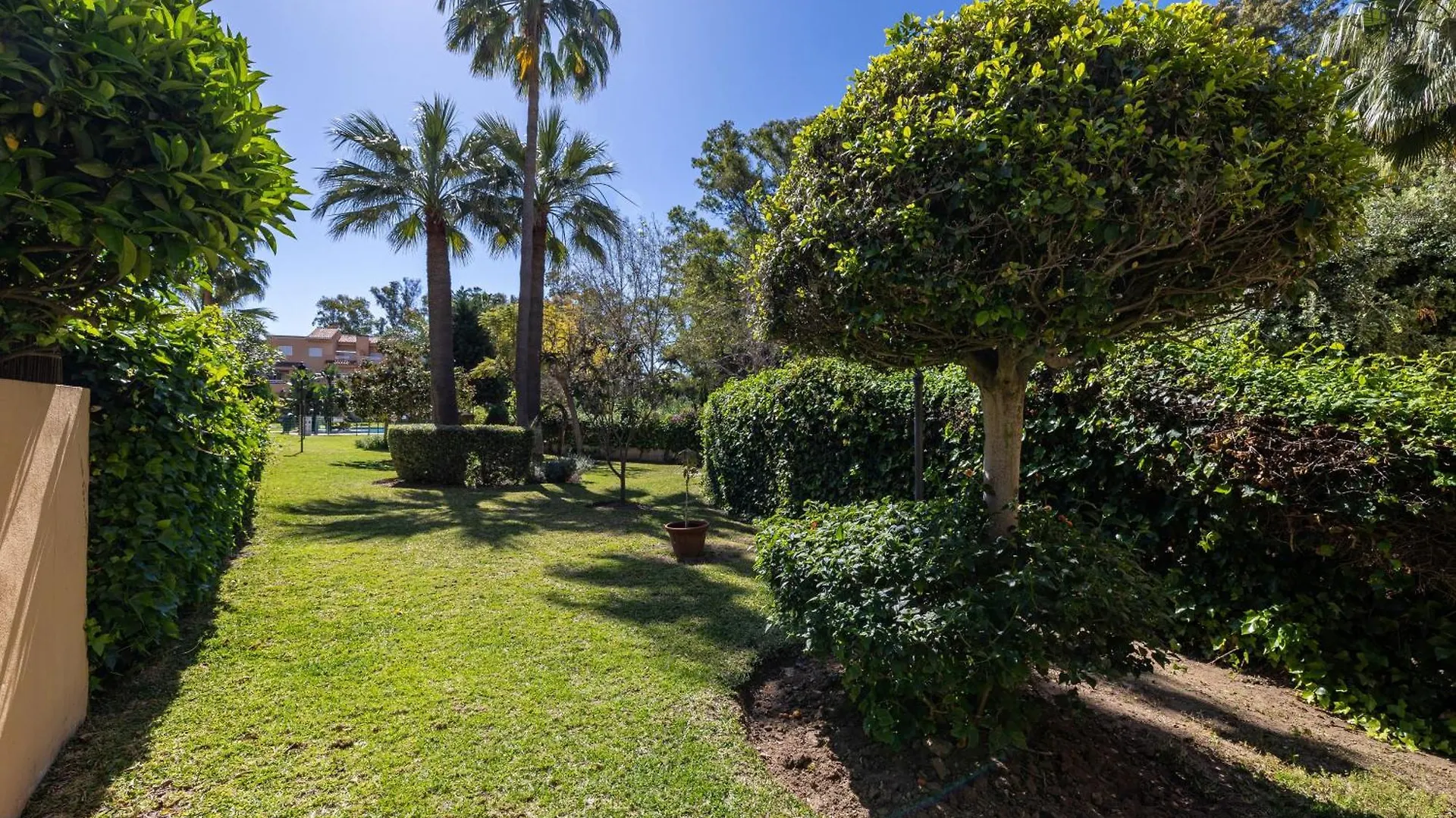 Daire Dunas Beach Garden, Marbella 3 Beds, 100 Mts From The Sea