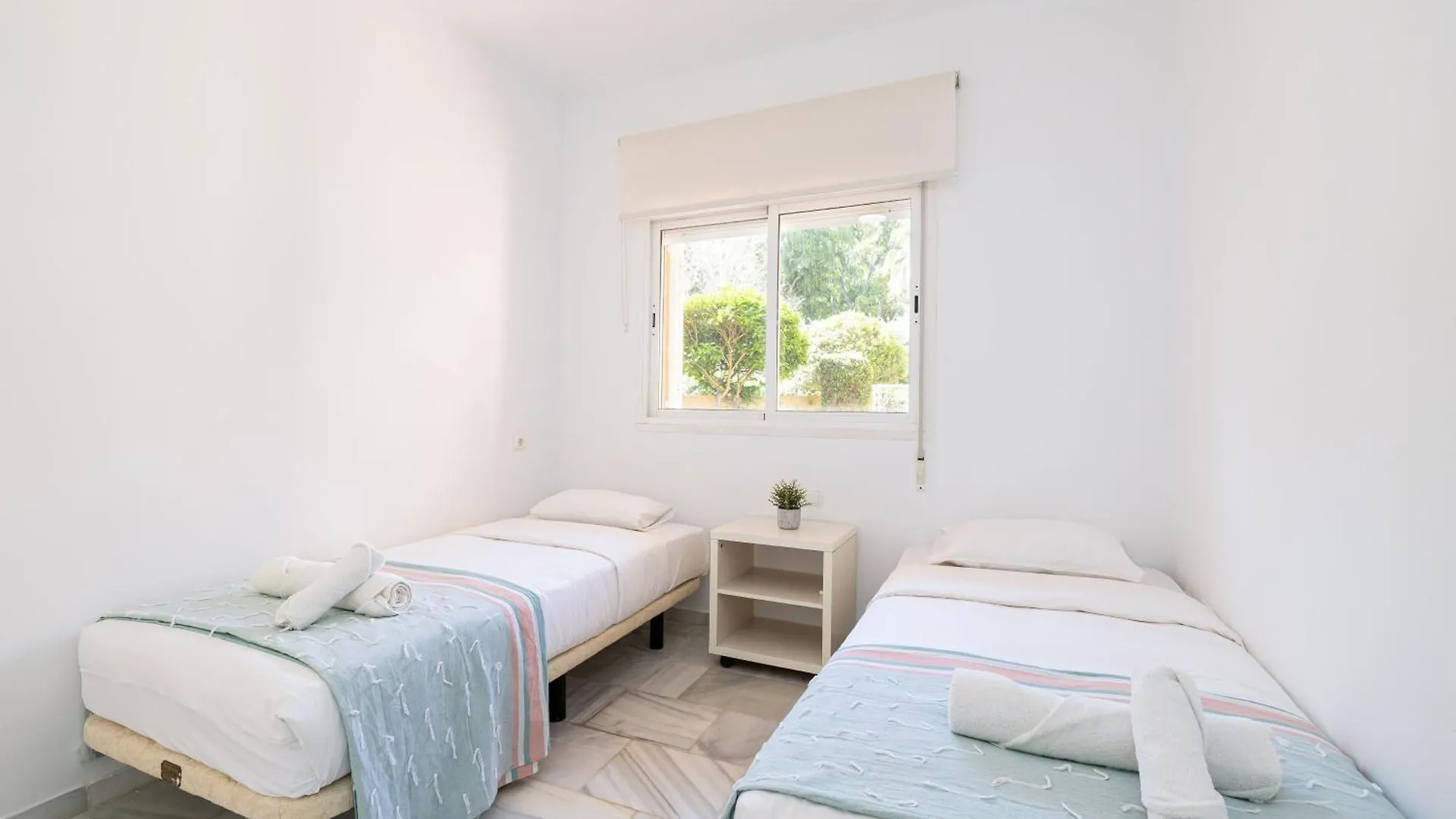 Daire Dunas Beach Garden, Marbella 3 Beds, 100 Mts From The Sea